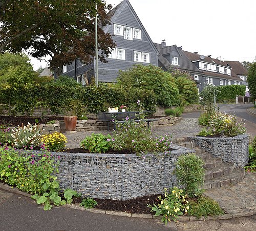 Aus Mitteln des Dorfprogramms gefördert: die Dorfmitte in Wülfringhausen. Foto: Stefan Joost